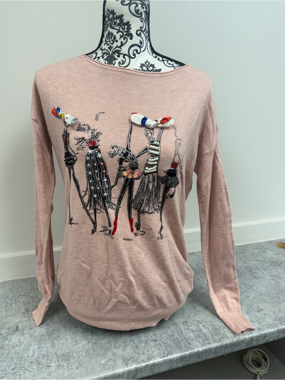 Vinizbena Designed in Italy embellished knit top sz s